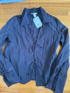 H&M Black Crinkled Tie-Front Shirt Blouse